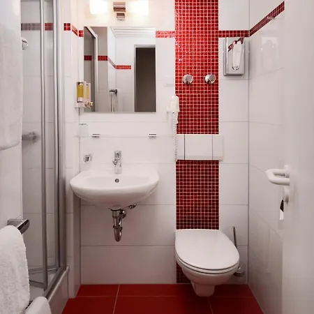 Hotel Airport & Seminarhotel 3*