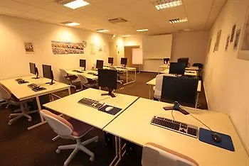 Airport & Seminarhotel 호텔 노이 이젠부르크