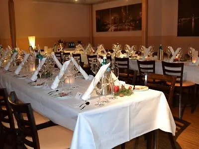 Airport & Seminarhotel 호텔