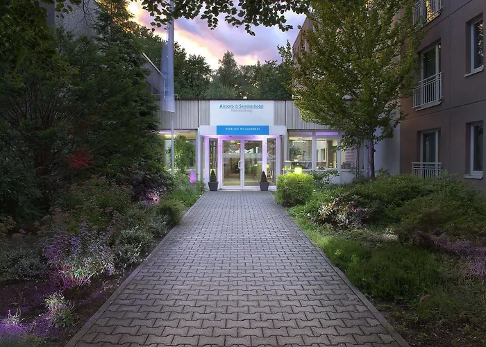 Airport & Seminarhotel 호텔 노이 이젠부르크