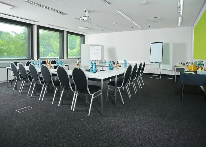 호텔 Airport & Seminarhotel