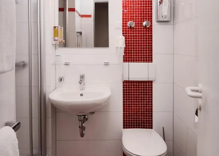 호텔 Airport & Seminarhotel 3*