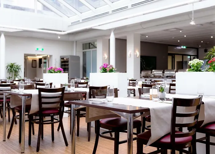 Airport & Seminarhotel 호텔 노이 이젠부르크