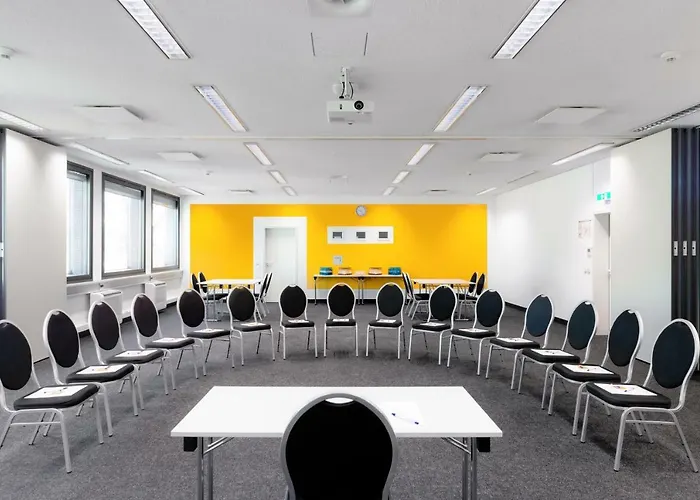 Airport & Seminarhotel 호텔 3*