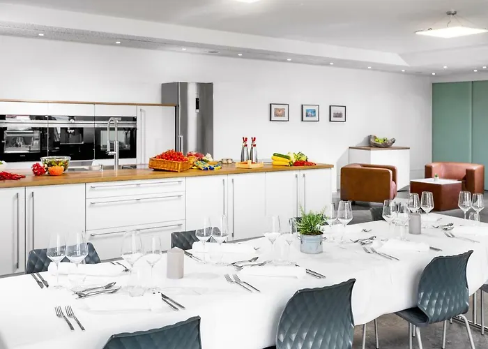 Airport & Seminarhotel 3* 노이 이젠부르크